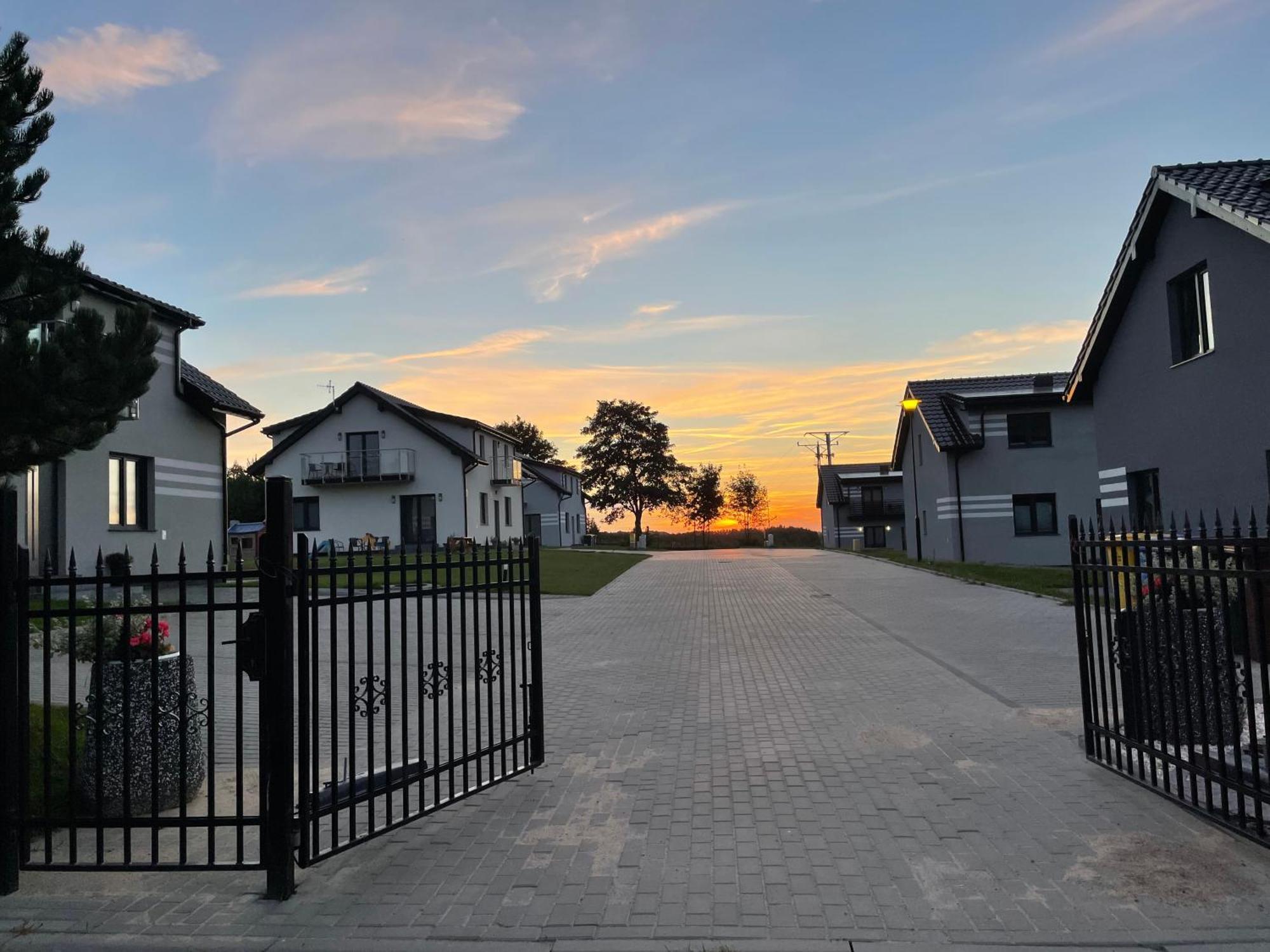 Apartamenty Pod Sosnami 萨比诺瓦 外观 照片